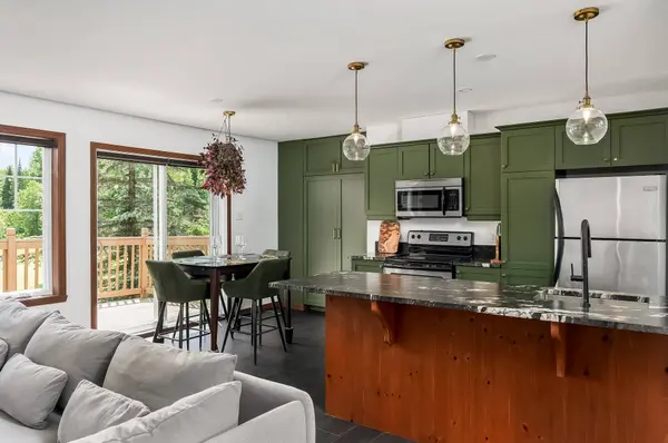 1808 Ch. du Golf, Mont-tremblant, QC J8E2K6