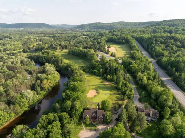 1808 Ch. du Golf, Mont-tremblant, QC J8E2K6