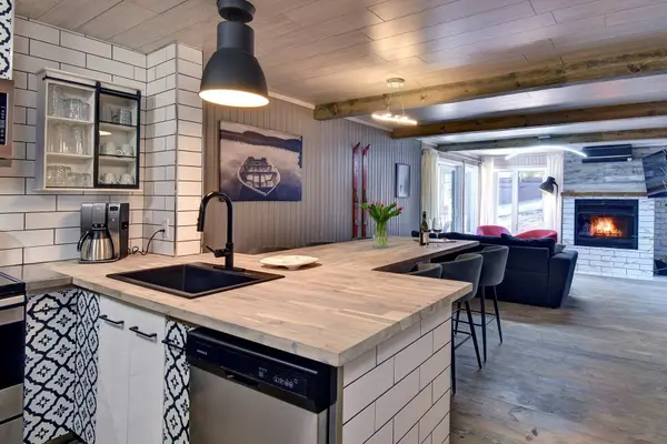 113 Rue Cuttle #312, Mont-tremblant, QC J8E1C6