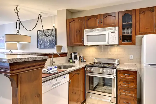 151 Ch. du Curé-Deslauriers #238, Mont-tremblant, QC J8E1C9
