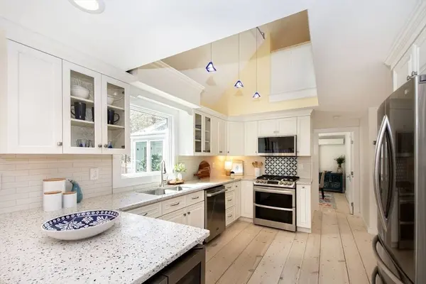 118 Enterprise St, Duxbury, MA 02332