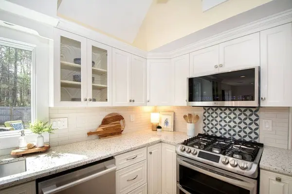 118 Enterprise St, Duxbury, MA 02332
