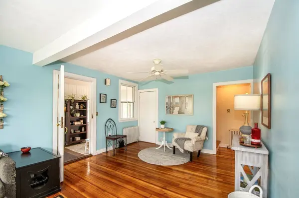 12 L Street, Hull, MA 02045