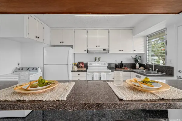 3350 Sierra DR #601, Honolulu, HI 96816