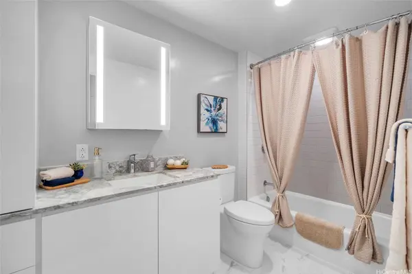 987 Queen ST #2809, Honolulu, HI 96814