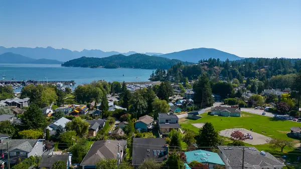 405 South Fletcher Road, Gibsons, BC V0N 1V4