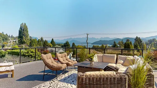 405 South Fletcher Road, Gibsons, BC V0N 1V4