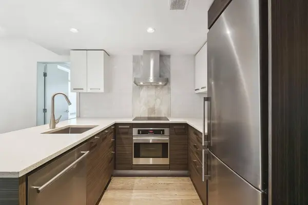 1783 Manitoba ST #621, Vancouver, BC V5Y 0K1
