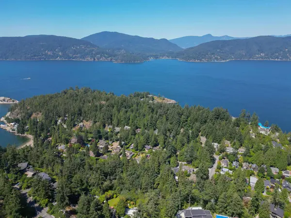 6912 Marine DR, West Vancouver, BC V7W 2K3
