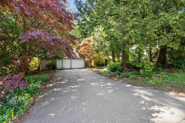 6912 Marine DR, West Vancouver, BC V7W 2K3