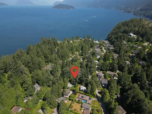 6912 Marine DR, West Vancouver, BC V7W 2K3