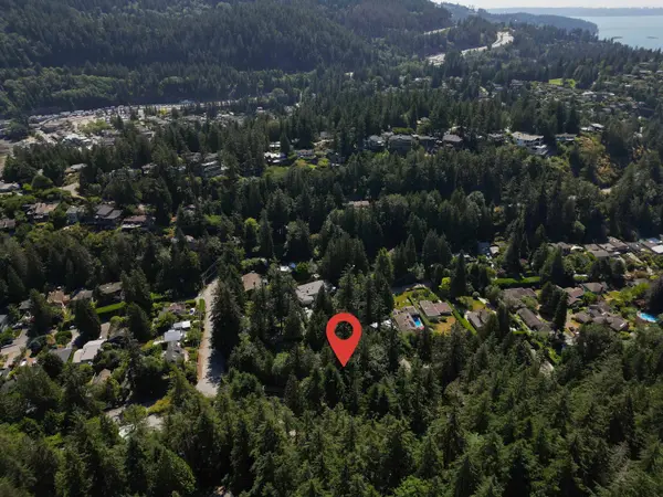 6912 Marine DR, West Vancouver, BC V7W 2K3