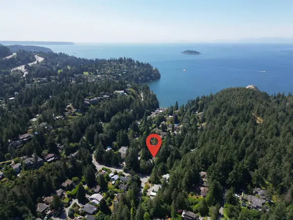 6912 Marine DR, West Vancouver, BC V7W 2K3