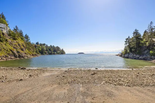 6912 Marine DR, West Vancouver, BC V7W 2K3
