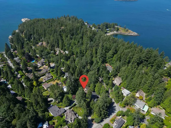 6912 Marine DR, West Vancouver, BC V7W 2K3