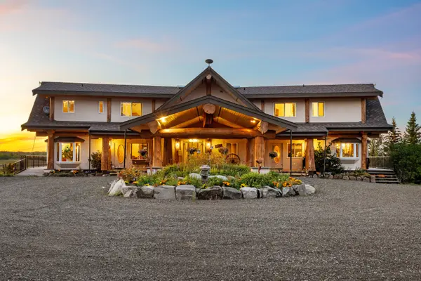 3677 NORTH BONAPARTE ROAD, 100 Mile House, V0K 2K2