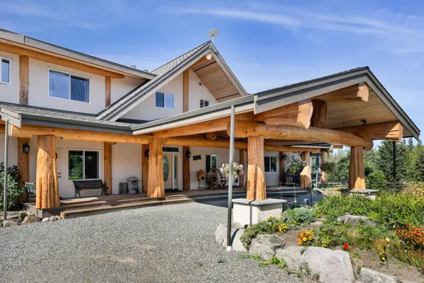 3677 NORTH BONAPARTE ROAD, 100 Mile House, V0K 2K2