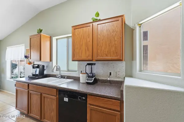 2150 E Calle Los Marmoles, Tucson, AZ 85706