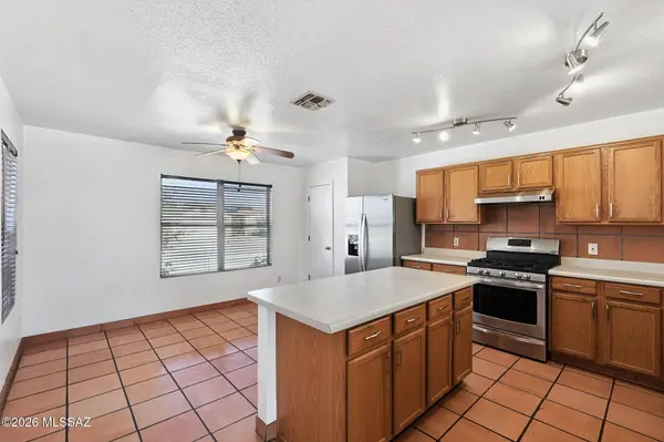 9960 E Star Vista Dr, Tucson, AZ 85748