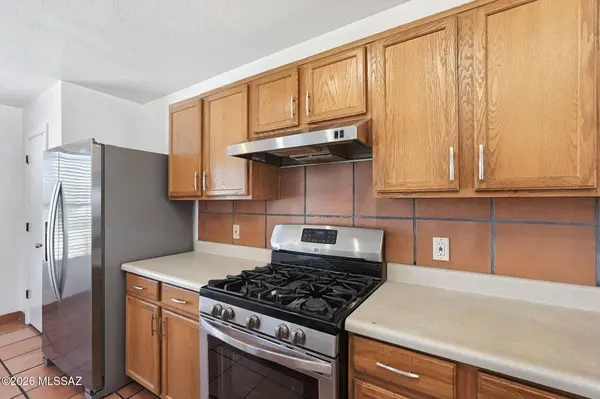 9960 E Star Vista Dr, Tucson, AZ 85748