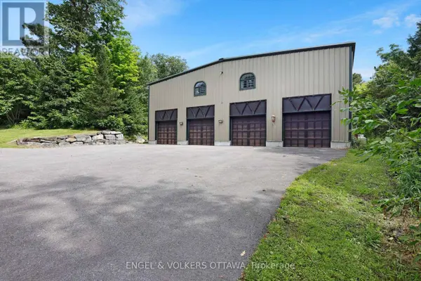2892 PRESQUILE ROAD, Alfred And Plantagenet, ON K0B1J0