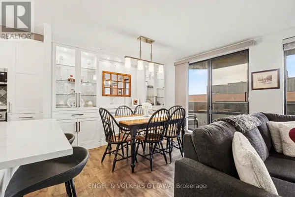 470 Laurier AVE West #2209, Ottawa, ON K1R7W9