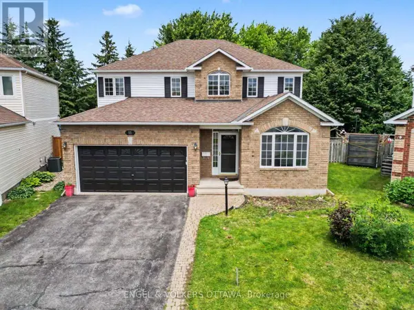 11 GLENROSE COURT, Ottawa, ON K2J4T4