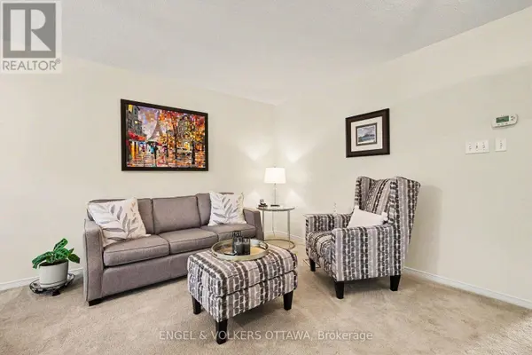 19 RIVERBANK COURT, Ottawa, ON K2S1V7