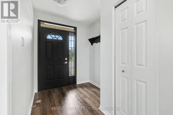 11 GLENROSE COURT, Ottawa, ON K2J4T4