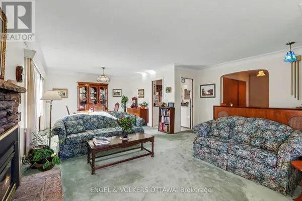 58 NORWAY SPRUCE STREET, Ottawa, ON K2S1P8