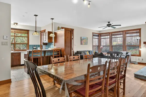 217 Ch. des Quatre-Sommets #1A, Mont-tremblant, QC J8E1C7