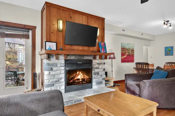 217 Ch. des Quatre-Sommets #1A, Mont-tremblant, QC J8E1C7