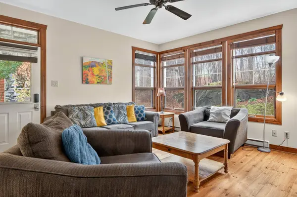 217 Ch. des Quatre-Sommets #1A, Mont-tremblant, QC J8E1C7