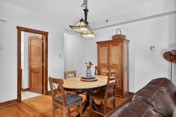 217 Ch. des Quatre-Sommets #1B, Mont-tremblant, QC J8E1C7