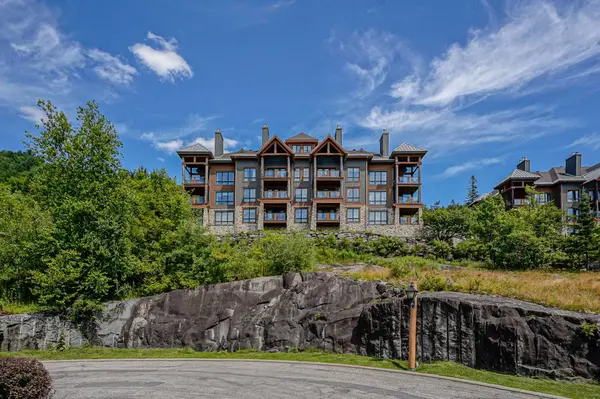170 Ch. des Sous-Bois #6, Mont-tremblant, QC J8E3M1
