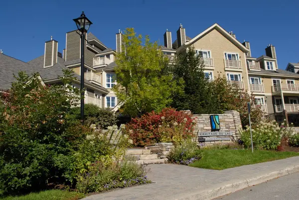 150 Ch. du Curé-Deslauriers #403, Mont-tremblant, QC J8E1T1