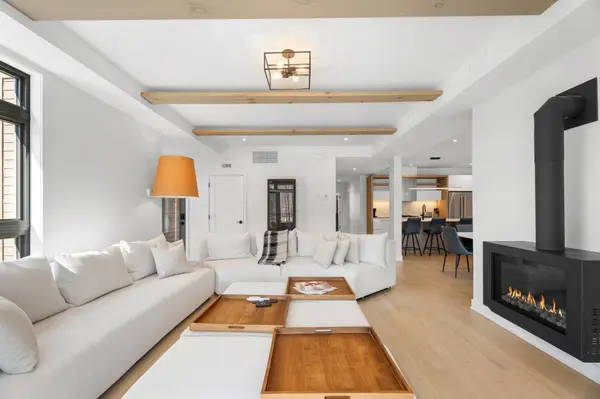 3040 Allée du Valais #105, Mont-tremblant, QC J8E1C6