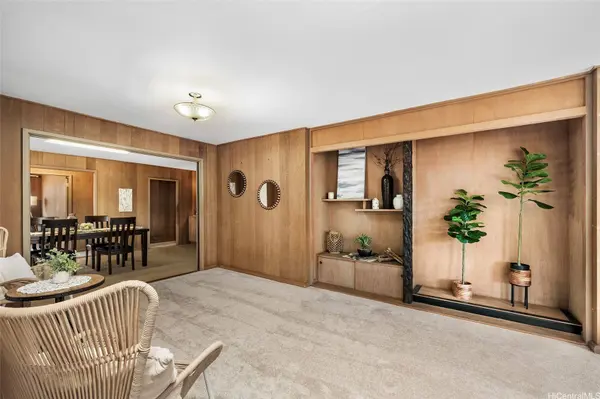1319 16th AVE, Honolulu, HI 96816