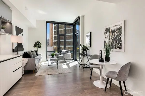 889 103rd AVE #410, Bellevue, WA 98004