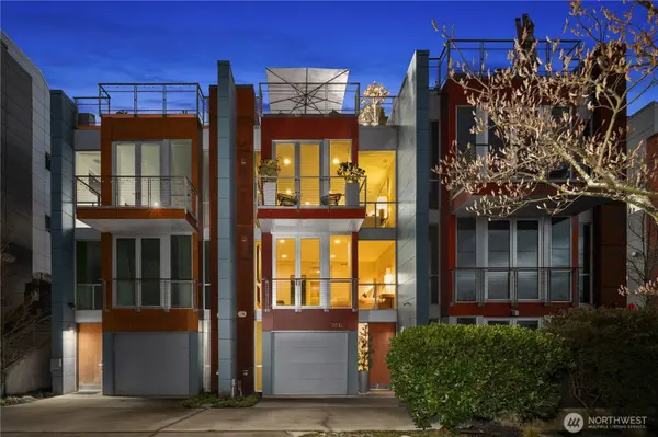 2832 Fairview AVE E, Seattle, WA 98102