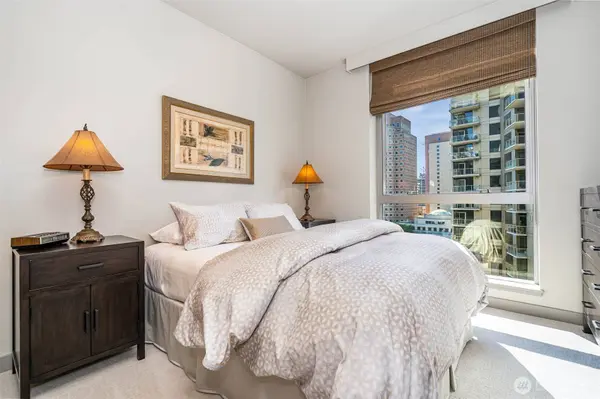 10650 NE 9th PL #1122, Bellevue, WA 98004