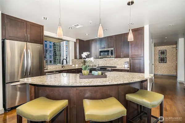 10650 NE 9th PL #1122, Bellevue, WA 98004