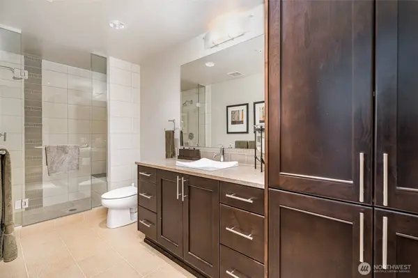 10650 NE 9th PL #1122, Bellevue, WA 98004