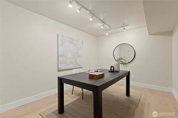 745 Bellevue AVE E #206, Seattle, WA 98102