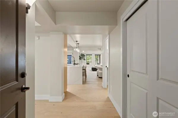 745 Bellevue AVE E #206, Seattle, WA 98102