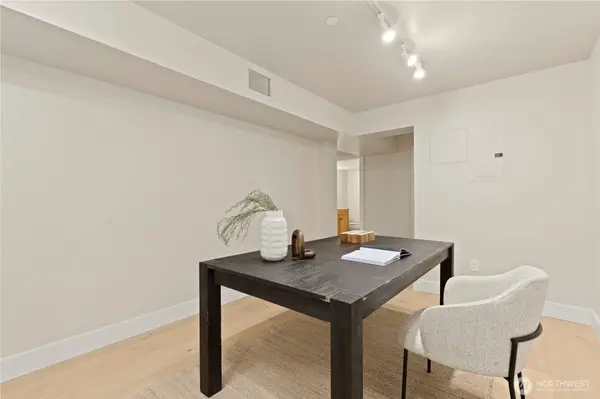 745 Bellevue AVE E #206, Seattle, WA 98102