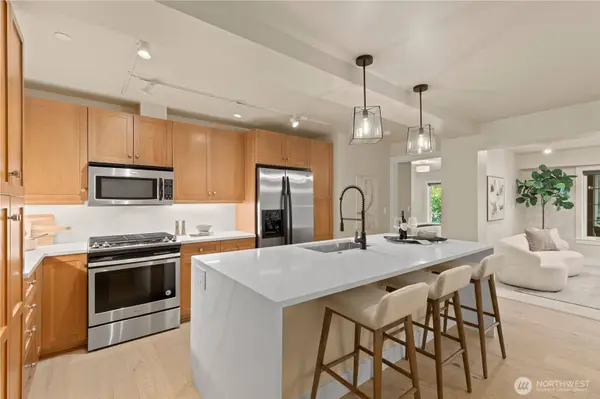 745 Bellevue AVE E #206, Seattle, WA 98102