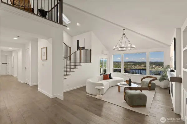 7712 89th PL SE, Mercer Island, WA 98040