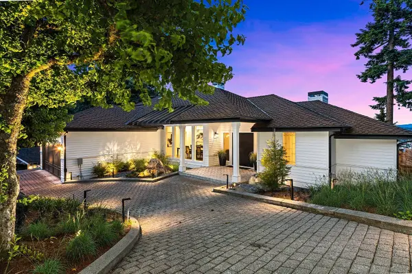 7712 89th PL SE, Mercer Island, WA 98040