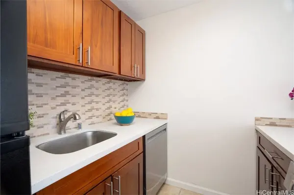 1414 Alexander ST #802, Honolulu, HI 96822